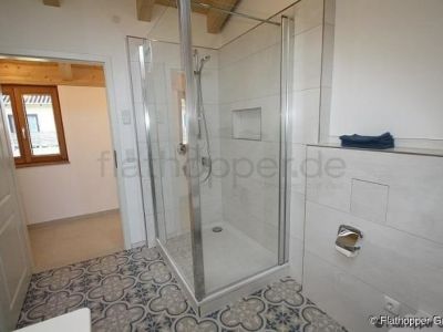 M&ouml;blierte Neubauwohnung mit 2 Zimmern und Balkon - N&auml;he Tuntenhausen