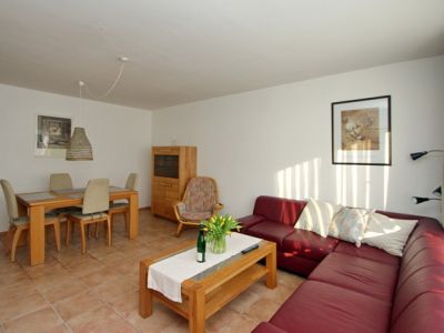 Ideal f&uuml;r Monteure: Moderne 3-Raum-Wohnung mit zwei Schlafzimmern (4-5 Personen) N&auml;he Moers,  VDSL 100 aktiv