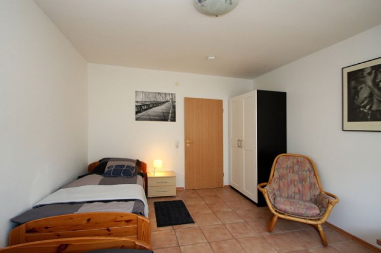 Ideal f&uuml;r Monteure: Moderne 3-Raum-Wohnung mit zwei Schlafzimmern (4-5 Personen) N&auml;he Moers,  VDSL 100 aktiv