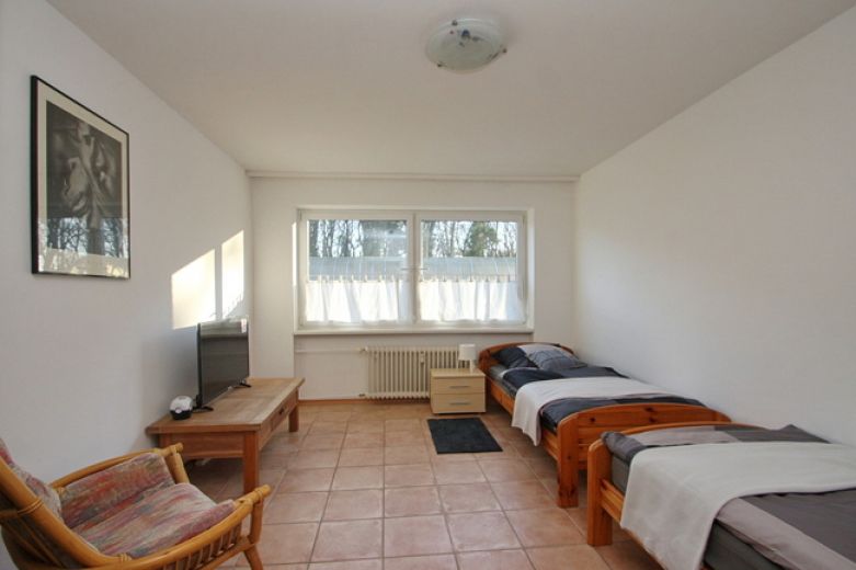 Ideal f&uuml;r Monteure: Moderne 3-Raum-Wohnung mit zwei Schlafzimmern (4-5 Personen) N&auml;he Moers,  VDSL 100 aktiv