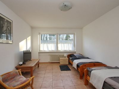 Ideal f&uuml;r Monteure: Moderne 3-Raum-Wohnung mit zwei Schlafzimmern (4-5 Personen) N&auml;he Moers,  VDSL 100 aktiv