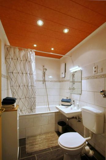 Ideal f&uuml;r Monteure: Moderne 3-Raum-Wohnung mit zwei Schlafzimmern (4-5 Personen) N&auml;he Moers,  VDSL 100 aktiv