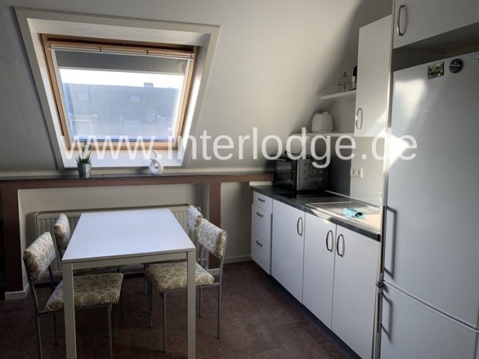 INTERLODGE Meerbusch: Helle, komplett m&ouml;blierte Dachgescho&szlig;wohnung
