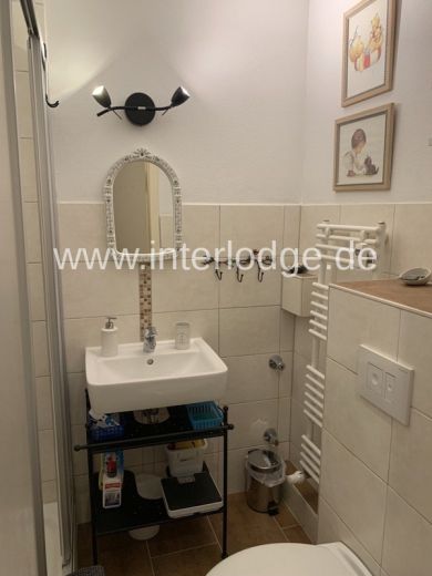 INTERLODGE Meerbusch: Helle, komplett m&ouml;blierte Dachgescho&szlig;wohnung