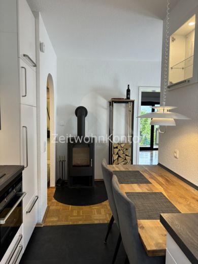 Schick modern, Balkon und WLAN, ruhige Lage, gute Anbindung!