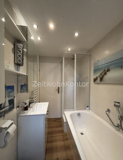Schick modern, Balkon und WLAN, ruhige Lage, gute Anbindung!