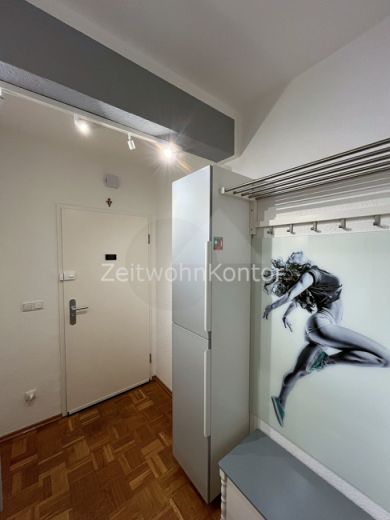 Schick modern, Balkon und WLAN, ruhige Lage, gute Anbindung!