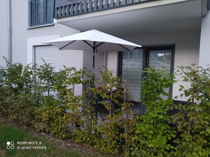 Moebelierte 2 Zimmer Wohnung mit Terasse