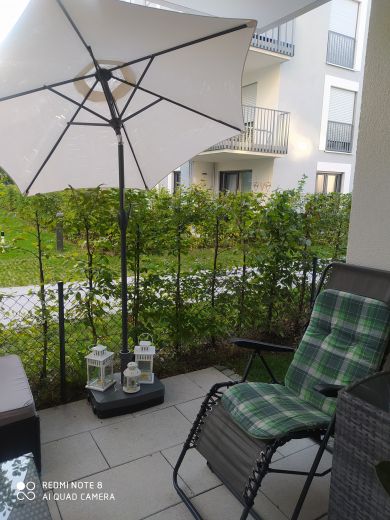 Moebelierte 2 Zimmer Wohnung mit Terasse