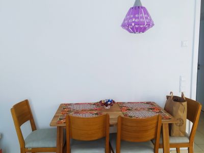 Moebelierte 2 Zimmer Wohnung mit Terasse