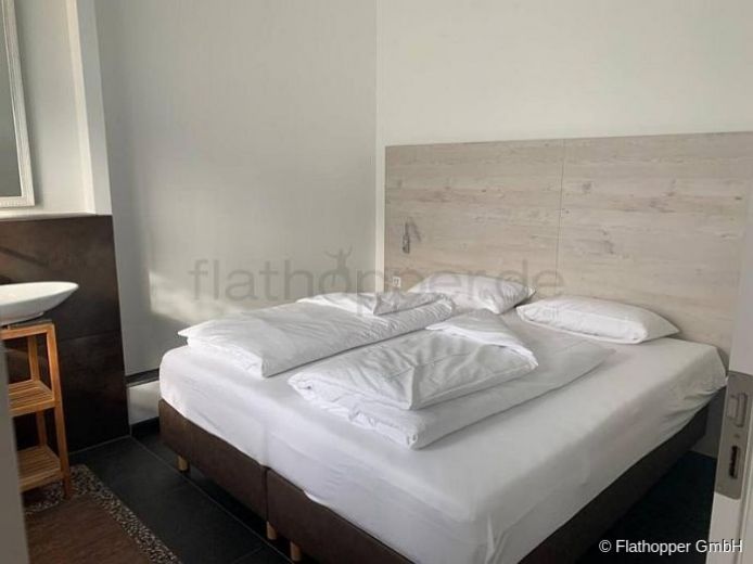 Zentral gelegene 2-Zimmer-Wohnung mit kleiner Terrasse und Parkplatz in Prien - Landkreis Rosenheim