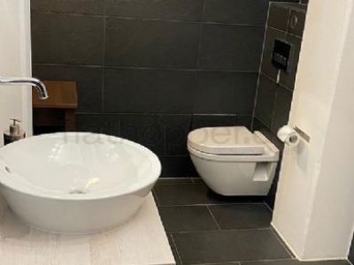 Zentral gelegene 2-Zimmer-Wohnung mit kleiner Terrasse und Parkplatz in Prien - Landkreis Rosenheim