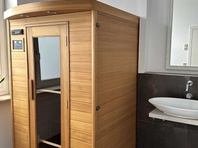 Zentral gelegene 2-Zimmer-Wohnung mit kleiner Terrasse und Parkplatz in Prien - Landkreis Rosenheim