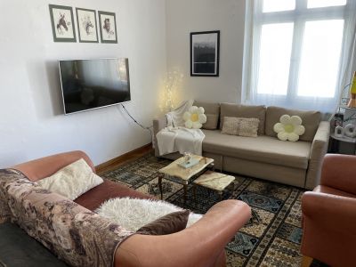 Charmante Altbauwohnung nahe Rosenthaler Platz &ndash; 100 qm, 2,5 Zimmer, Balkon, teilm&ouml;bliert | ab 01. Mai, mind. 2 Monate | KEINE ANMELDUNG