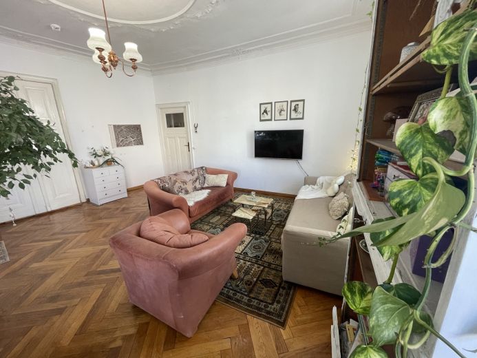 Charmante Altbauwohnung nahe Rosenthaler Platz &ndash; 100 qm, 2,5 Zimmer, Balkon, teilm&ouml;bliert | ab 01. Mai, mind. 2 Monate | KEINE ANMELDUNG