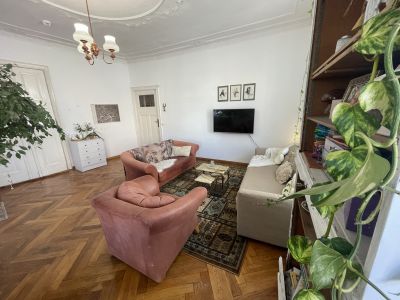 Charmante Altbauwohnung nahe Rosenthaler Platz &ndash; 100 qm, 2,5 Zimmer, Balkon, teilm&ouml;bliert | ab 01. Mai, mind. 2 Monate | KEINE ANMELDUNG