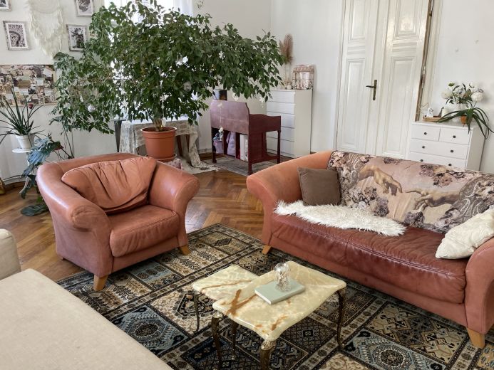 Charmante Altbauwohnung nahe Rosenthaler Platz &ndash; 100 qm, 2,5 Zimmer, Balkon, teilm&ouml;bliert | ab 01. Mai, mind. 2 Monate | KEINE ANMELDUNG