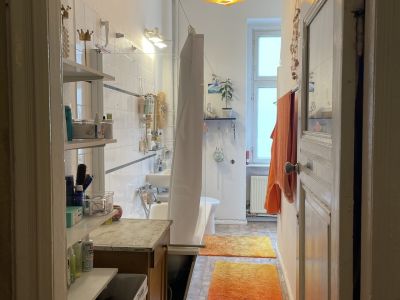 Charmante Altbauwohnung nahe Rosenthaler Platz &ndash; 100 qm, 2,5 Zimmer, Balkon, teilm&ouml;bliert | ab 01. Mai, mind. 2 Monate | KEINE ANMELDUNG
