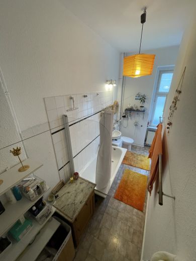 Charmante Altbauwohnung nahe Rosenthaler Platz &ndash; 100 qm, 2,5 Zimmer, Balkon, teilm&ouml;bliert | ab 01. Mai, mind. 2 Monate | KEINE ANMELDUNG
