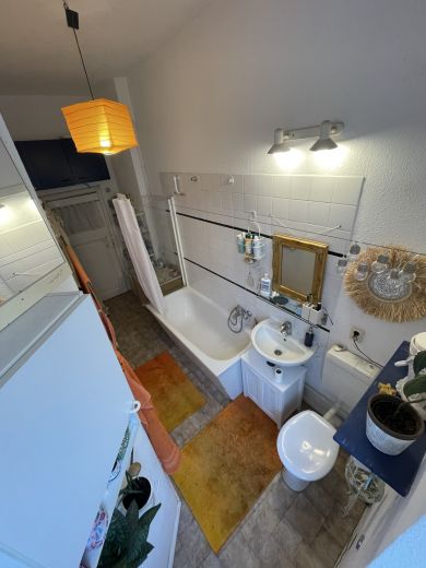 Charmante Altbauwohnung nahe Rosenthaler Platz &ndash; 100 qm, 2,5 Zimmer, Balkon, teilm&ouml;bliert | ab 01. Mai, mind. 2 Monate | KEINE ANMELDUNG