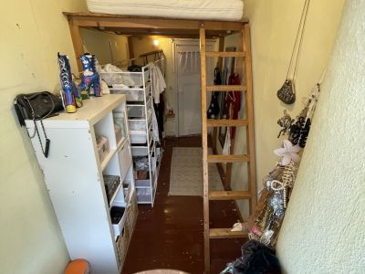 Charmante Altbauwohnung nahe Rosenthaler Platz &ndash; 100 qm, 2,5 Zimmer, Balkon, teilm&ouml;bliert | ab 01. Mai, mind. 2 Monate | KEINE ANMELDUNG