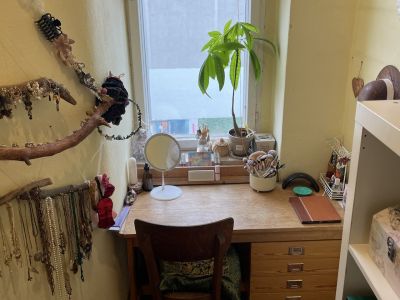 Charmante Altbauwohnung nahe Rosenthaler Platz &ndash; 100 qm, 2,5 Zimmer, Balkon, teilm&ouml;bliert | ab 01. Mai, mind. 2 Monate | KEINE ANMELDUNG