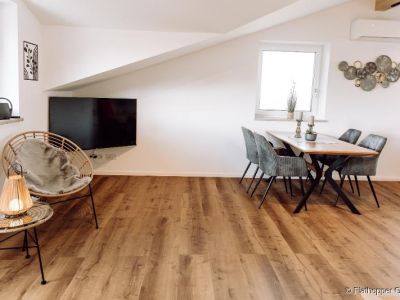 M&ouml;blierte 3-Zimmer-Dachgeschoss-Wohnung in S&ouml;llhuben / Ortsgemeinde Riedering