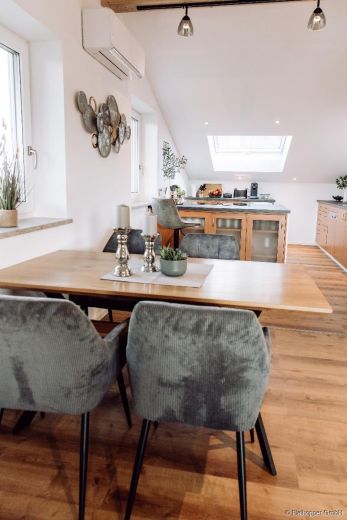 M&ouml;blierte 3-Zimmer-Dachgeschoss-Wohnung in S&ouml;llhuben / Ortsgemeinde Riedering