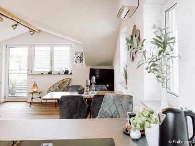 M&ouml;blierte 3-Zimmer-Dachgeschoss-Wohnung in S&ouml;llhuben / Ortsgemeinde Riedering