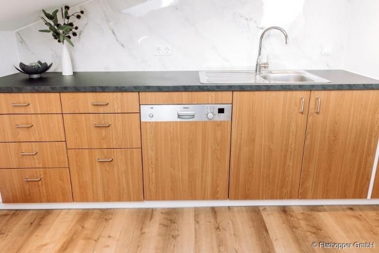 M&ouml;blierte 3-Zimmer-Dachgeschoss-Wohnung in S&ouml;llhuben / Ortsgemeinde Riedering