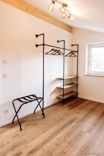 M&ouml;blierte 3-Zimmer-Dachgeschoss-Wohnung in S&ouml;llhuben / Ortsgemeinde Riedering