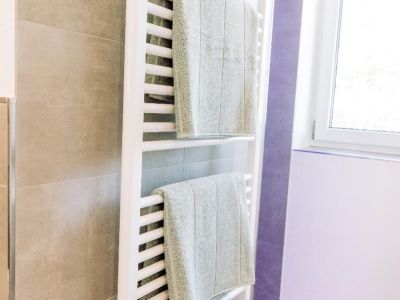 M&ouml;blierte 3-Zimmer-Dachgeschoss-Wohnung in S&ouml;llhuben / Ortsgemeinde Riedering