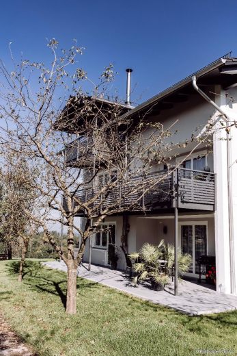 M&ouml;blierte 3-Zimmer-Dachgeschoss-Wohnung in S&ouml;llhuben / Ortsgemeinde Riedering