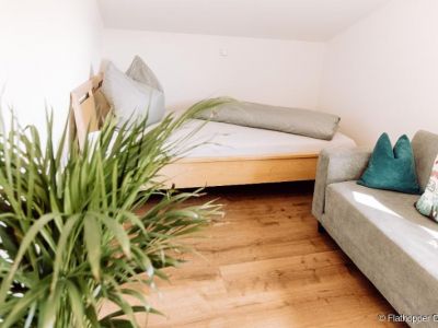 M&ouml;blierte 3-Zimmer-Dachgeschoss-Wohnung in S&ouml;llhuben / Ortsgemeinde Riedering