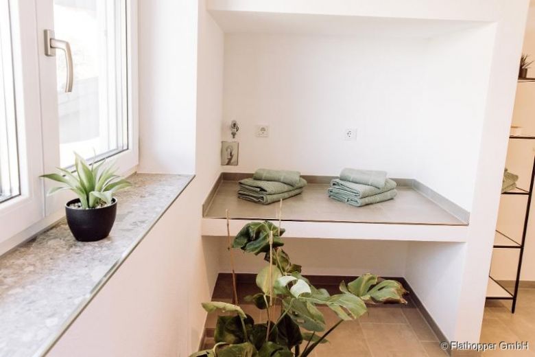 M&ouml;blierte 3-Zimmer-Dachgeschoss-Wohnung in S&ouml;llhuben / Ortsgemeinde Riedering
