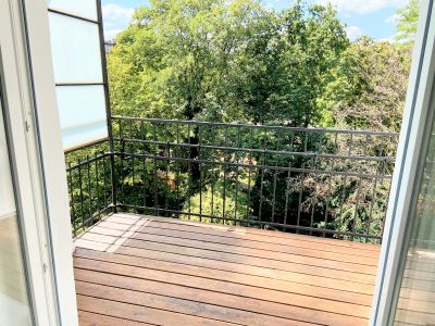 Stylische 3,5-Zimmer-Wohnung mit Sonnenterrasse und Stellplatz