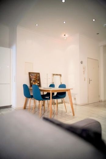 Stylische 3,5-Zimmer-Wohnung mit Sonnenterrasse und Stellplatz