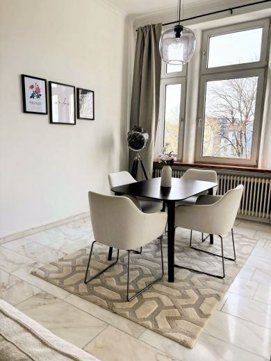 Stylische 3,5-Zimmer-Wohnung mit Sonnenterrasse und Stellplatz