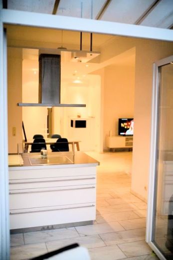 Stylische 3,5-Zimmer-Wohnung mit Sonnenterrasse und Stellplatz