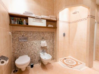 Stylische 3,5-Zimmer-Wohnung mit Sonnenterrasse und Stellplatz