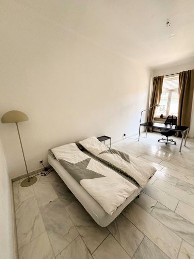 Stylische 3,5-Zimmer-Wohnung mit Sonnenterrasse und Stellplatz