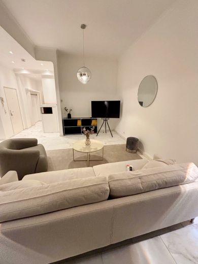 Sch&ouml;ne 3,5-Zimmer-Altbau-Wohnung mit Sonnenterrasse und Stellplatz