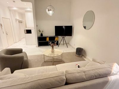 Sch&ouml;ne 3,5-Zimmer-Altbau-Wohnung mit Sonnenterrasse und Stellplatz