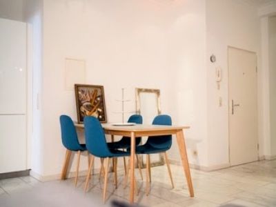 Sch&ouml;ne 3,5-Zimmer-Altbau-Wohnung mit Sonnenterrasse und Stellplatz