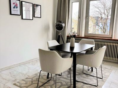 Sch&ouml;ne 3,5-Zimmer-Altbau-Wohnung mit Sonnenterrasse und Stellplatz