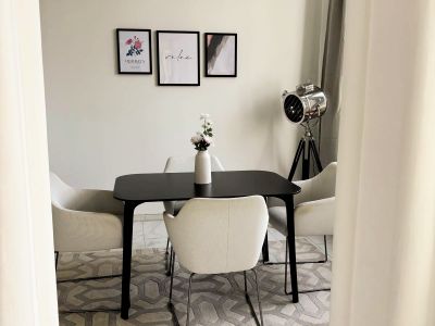 Sch&ouml;ne 3,5-Zimmer-Altbau-Wohnung mit Sonnenterrasse und Stellplatz