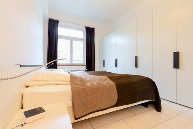 Sch&ouml;ne 3,5-Zimmer-Altbau-Wohnung mit Sonnenterrasse und Stellplatz