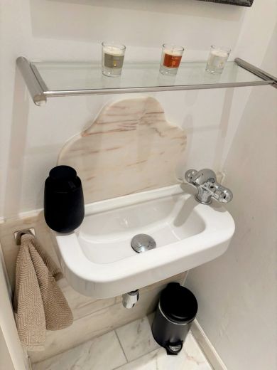 Sch&ouml;ne 3,5-Zimmer-Altbau-Wohnung mit Sonnenterrasse und Stellplatz