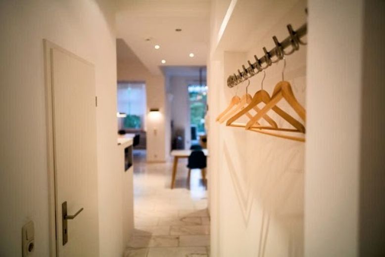 Sch&ouml;ne 3,5-Zimmer-Altbau-Wohnung mit Sonnenterrasse und Stellplatz