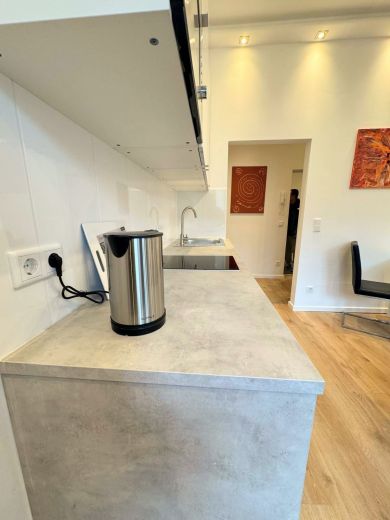 F&uuml;rstenwall: komplett saniertes 2-Zimmer-Apartment